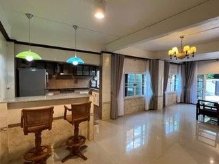 Casa en alquiler de 3 habitaciones en Thanyaburi, Pathum Thani