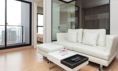 Wohnung zur Miete mit 1 Zimmer in Khlong San, Bangkok