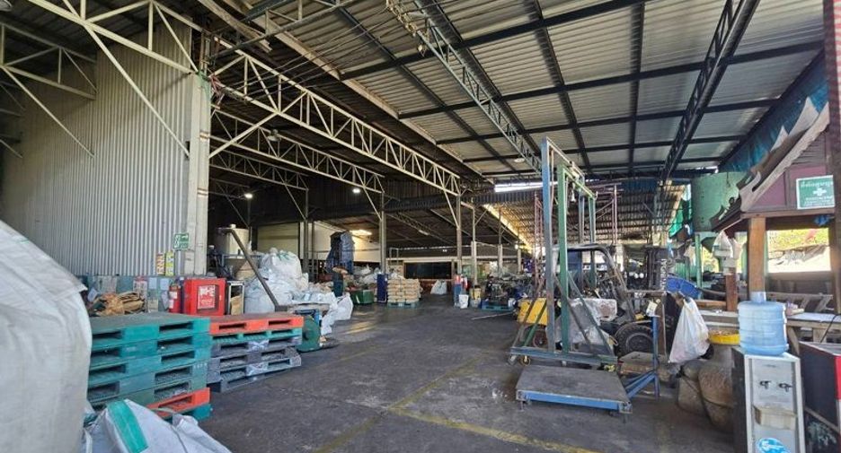For sale 50 bedrooms warehouse in Nikhom Phatthana, Rayong