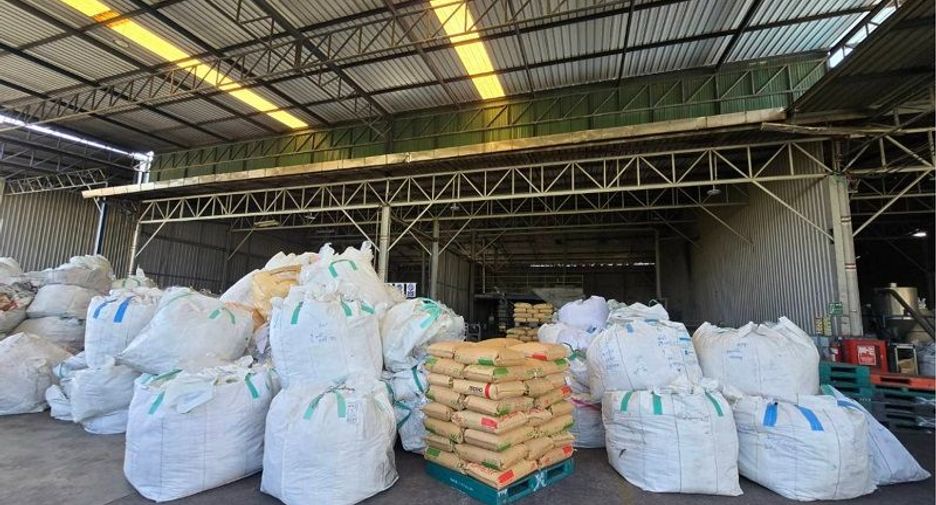 For sale 50 bedrooms warehouse in Nikhom Phatthana, Rayong