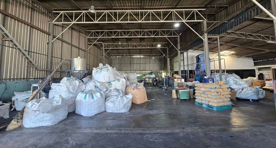 For sale 50 bedrooms warehouse in Nikhom Phatthana, Rayong