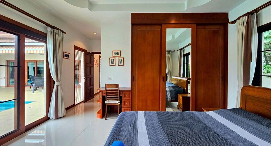 For sale 4 bedrooms villa in Hua Hin, Prachuap Khiri Khan