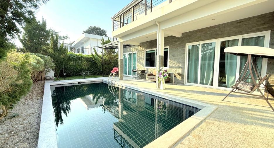 For sale 3 bedrooms villa in Sattahip, Chonburi