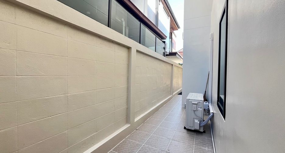 For sale 3 bedrooms house in Mueang Krabi, Krabi