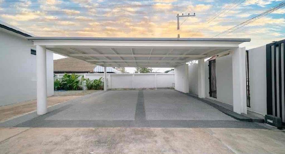For sale 4 bedrooms villa in Bang Lamung, Chonburi