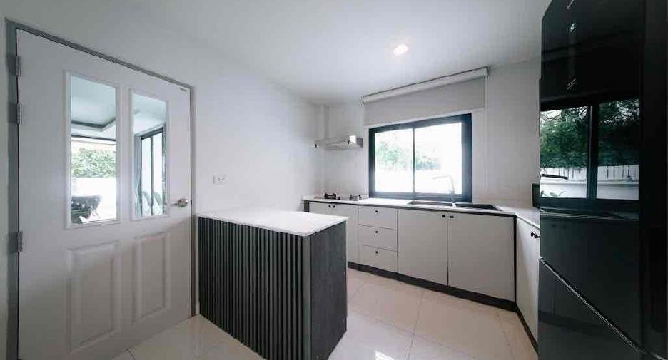 For sale 4 bedrooms villa in Bang Lamung, Chonburi