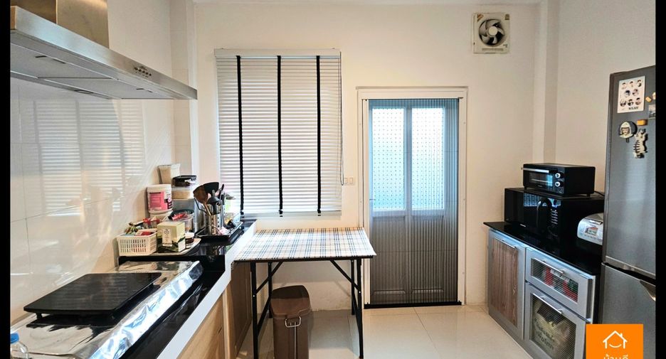 For sale 3 bedrooms house in Sai Mai, Bangkok