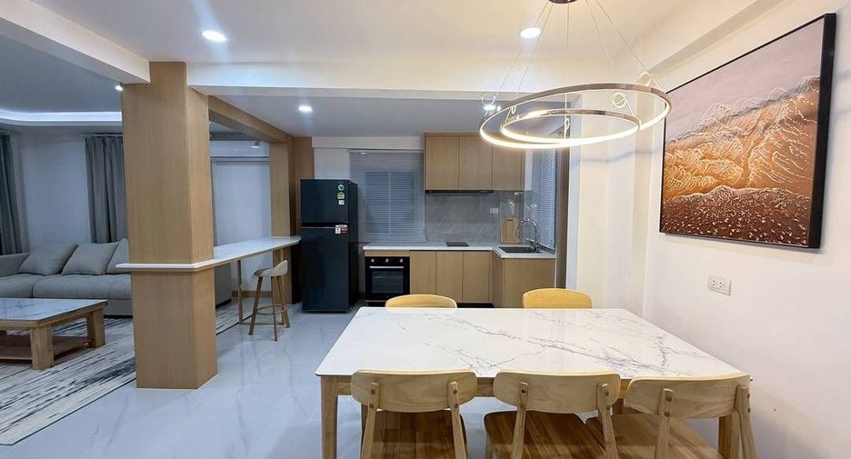 For rent 4 bedrooms villa in Bang Lamung, Chonburi