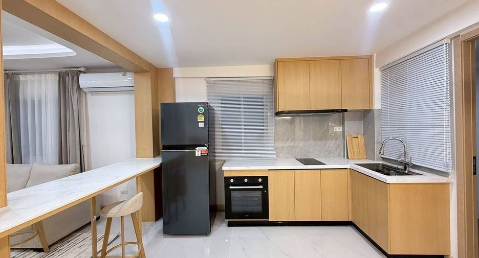 For rent 4 bedrooms villa in Bang Lamung, Chonburi