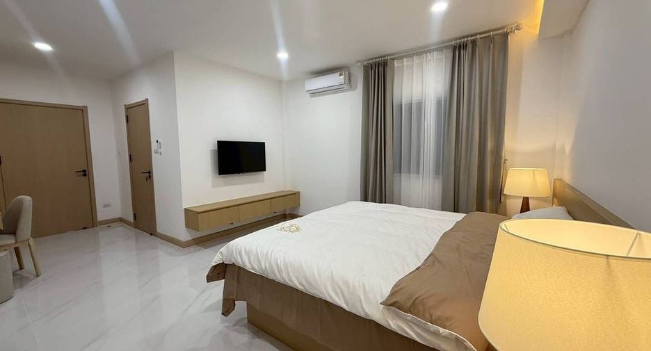 For rent 4 bedrooms villa in Bang Lamung, Chonburi