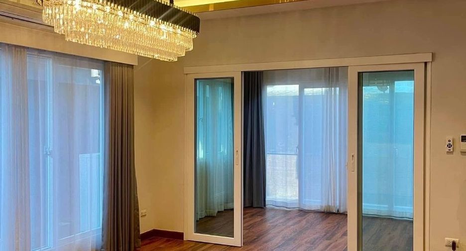 For rent 4 bedrooms house in Mueang Chiang Mai, Chiang Mai