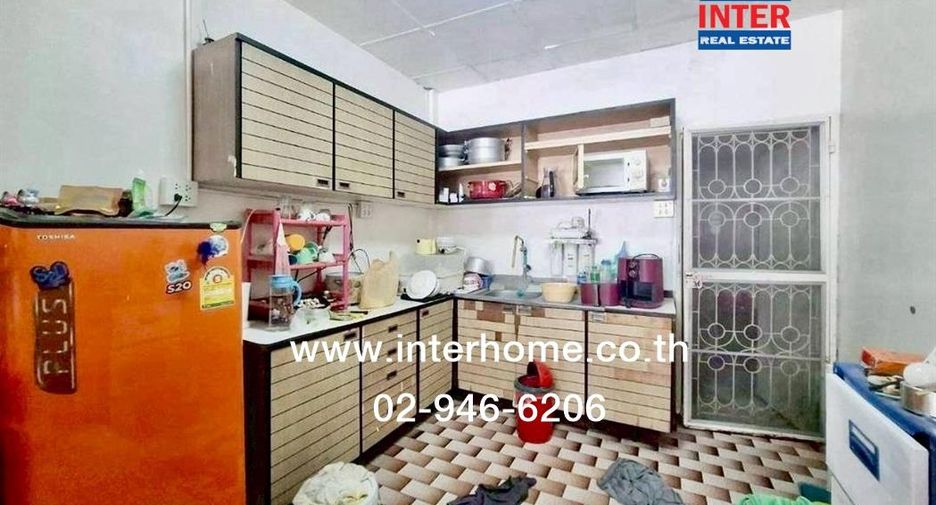 出售 2 卧室 联排别墅 在 Chatuchak, 曼谷