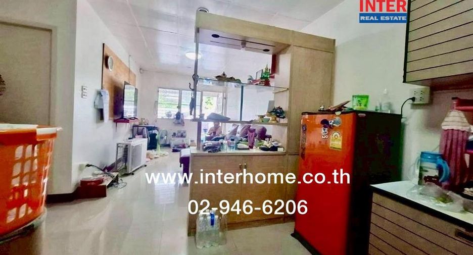 出售 2 卧室 联排别墅 在 Chatuchak, 曼谷
