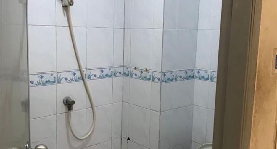For sale 32 bedrooms apartment in Khan Na Yao, Bangkok