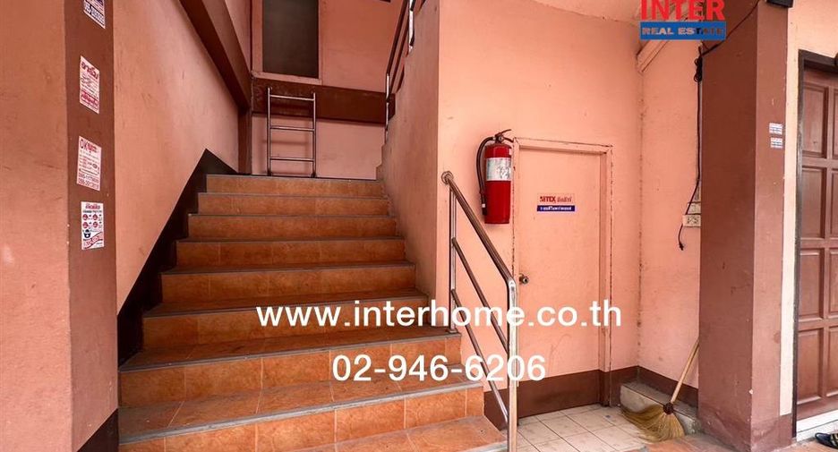 For sale 32 bedrooms apartment in Khan Na Yao, Bangkok