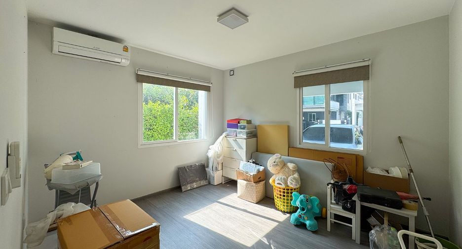 For sale 3 bedrooms house in Khlong Sam Wa, Bangkok
