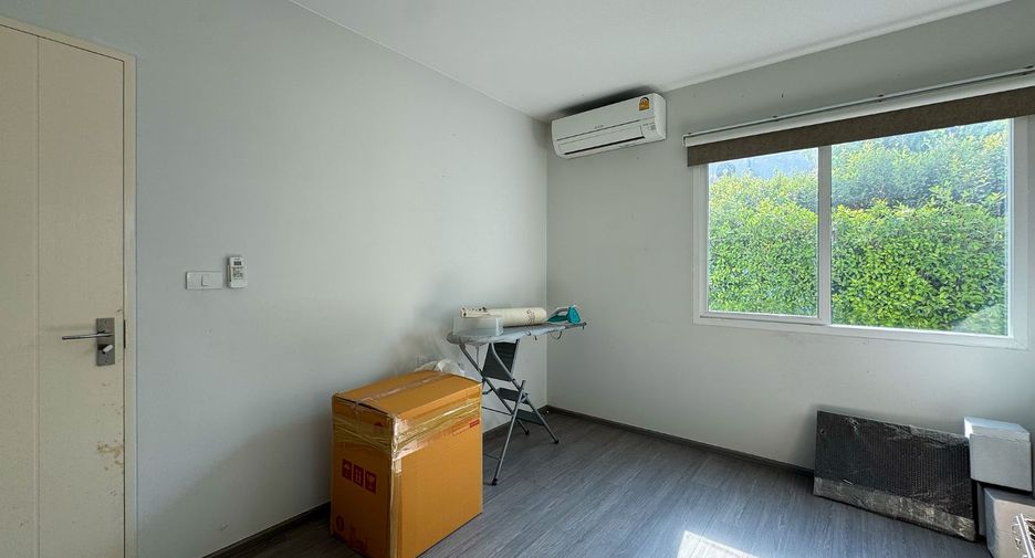 For sale 3 bedrooms house in Khlong Sam Wa, Bangkok
