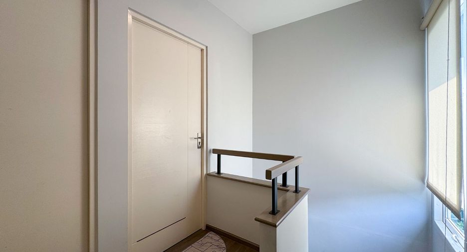 For sale 3 bedrooms house in Khlong Sam Wa, Bangkok