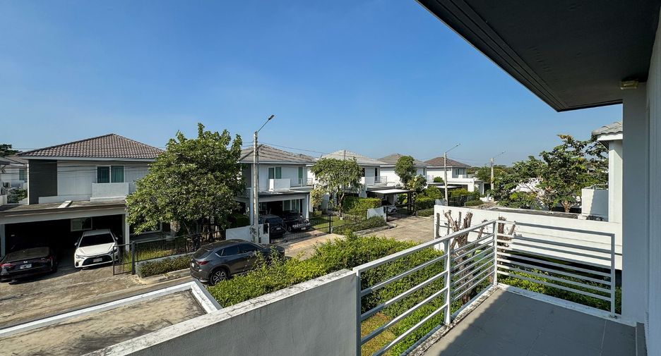 For sale 3 bedrooms house in Khlong Sam Wa, Bangkok