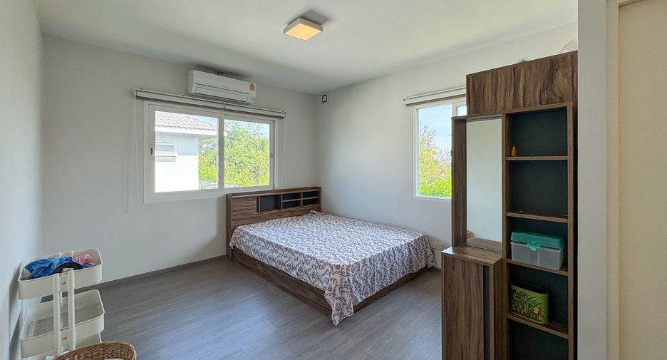 For sale 3 bedrooms house in Khlong Sam Wa, Bangkok