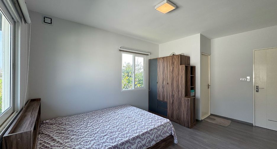 For sale 3 bedrooms house in Khlong Sam Wa, Bangkok