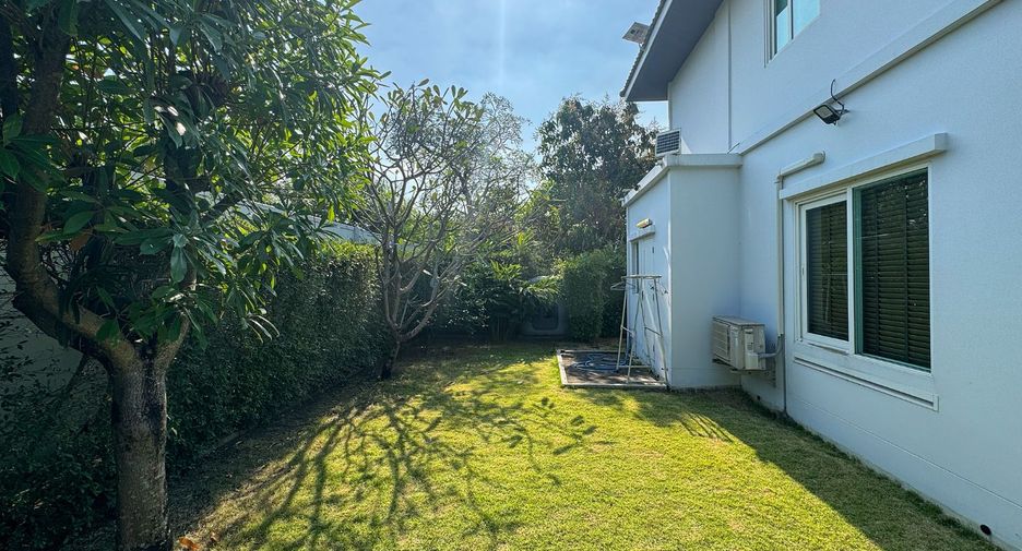 For sale 3 bedrooms house in Khlong Sam Wa, Bangkok