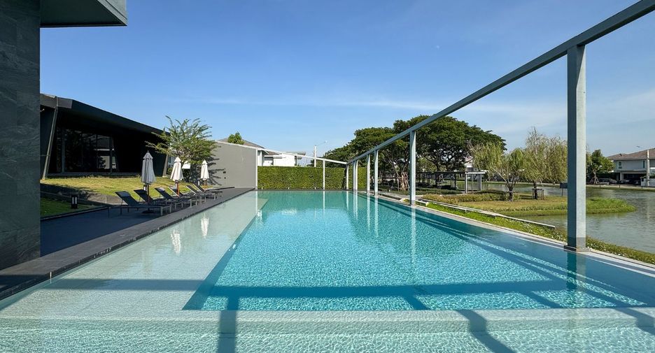 For sale 3 bedrooms house in Khlong Sam Wa, Bangkok