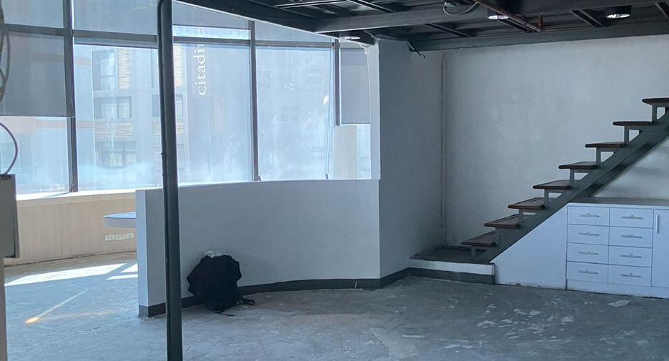 For rent retail Space in Khlong Toei, Bangkok