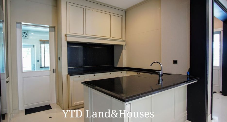 For sale 4 ベッドルーム house in Bang Phli, Samut Prakan
