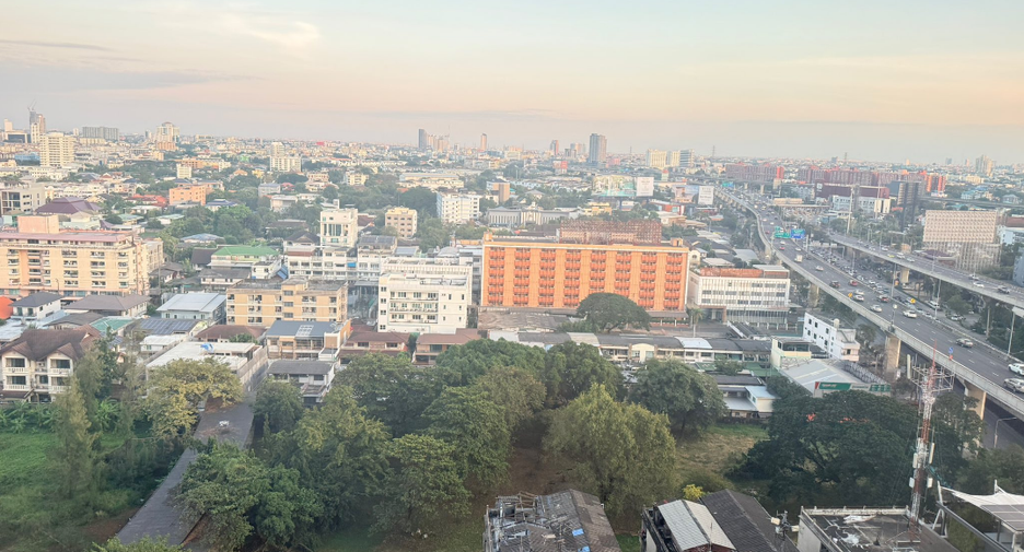 For sale 1 bed condo in Bang Kapi, Bangkok