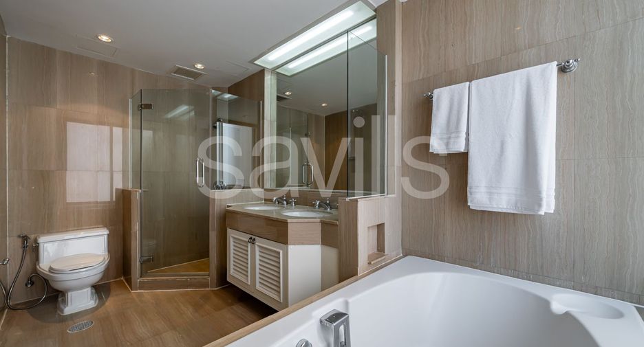 For rent and for sale 2 bedrooms condo in Pathum Wan, Bangkok