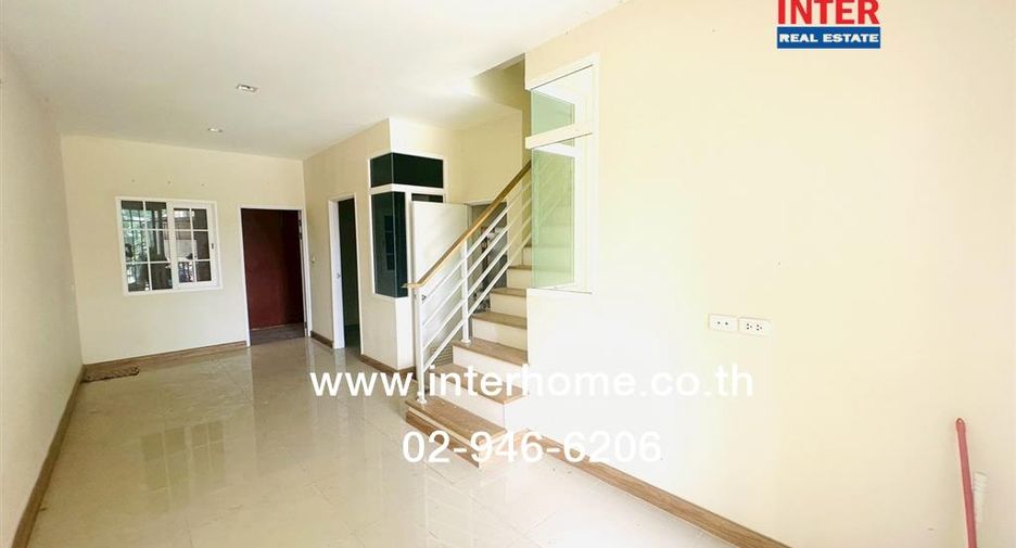 For sale 3 ベッドルーム townhouse in Thung Khru, Bangkok