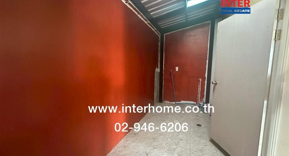 For sale 3 ベッドルーム townhouse in Thung Khru, Bangkok