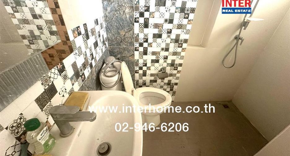 For sale 3 ベッドルーム townhouse in Thung Khru, Bangkok