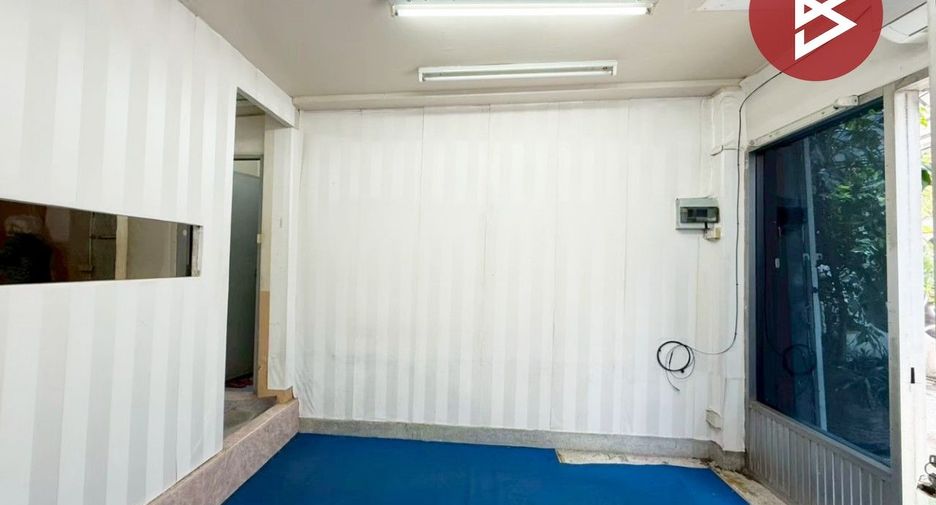 For sale 3 bedrooms retail Space in Bang Rak, Bangkok