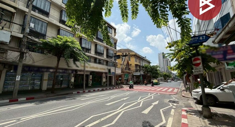 For sale 3 bedrooms retail Space in Bang Rak, Bangkok