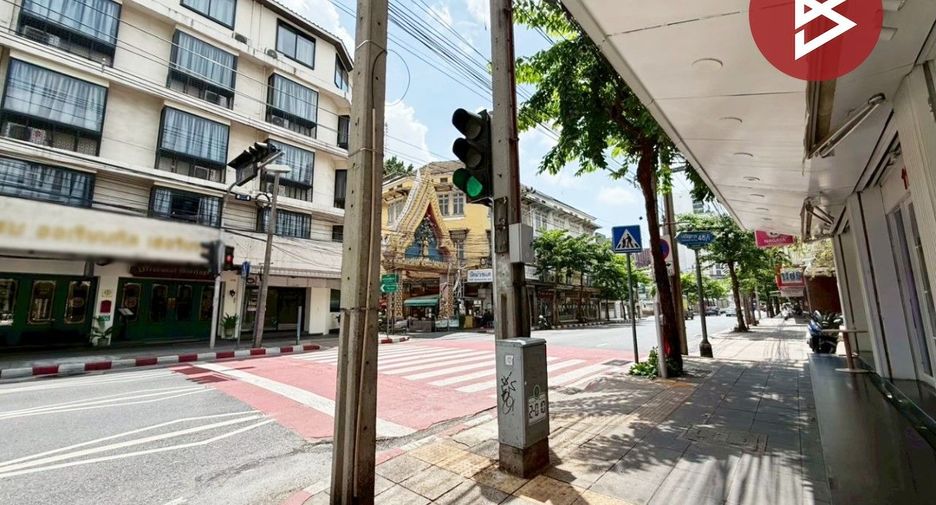 For sale 3 bedrooms retail Space in Bang Rak, Bangkok