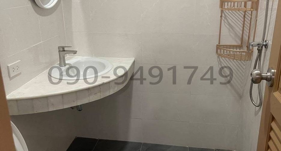 For rent 3 bedrooms townhouse in Bang Kapi, Bangkok