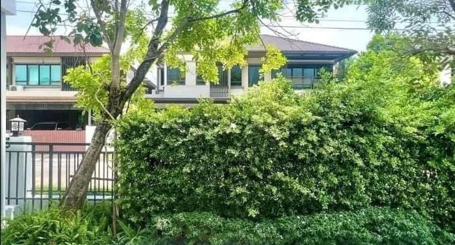 For sale 4 bedrooms house in Khan Na Yao, Bangkok