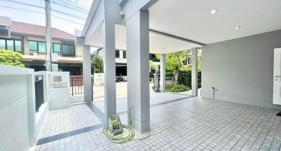 For sale 4 bedrooms house in Khan Na Yao, Bangkok