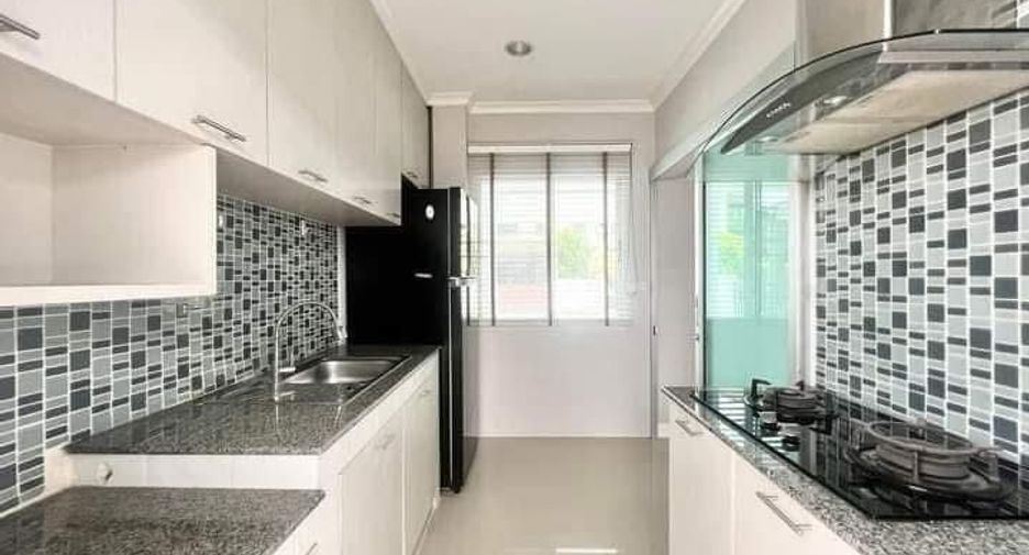 For sale 4 bedrooms house in Khan Na Yao, Bangkok