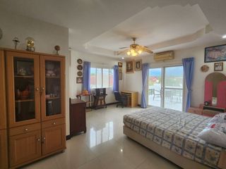 Haus zum Kauf mit 5 Zimmer in Bang Lamung, Chonburi