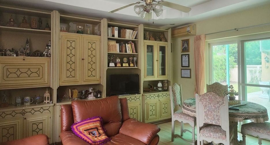 Haus zum Kauf mit 5 Zimmer in Bang Lamung, Chonburi