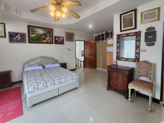 Haus zum Kauf mit 5 Zimmer in Bang Lamung, Chonburi