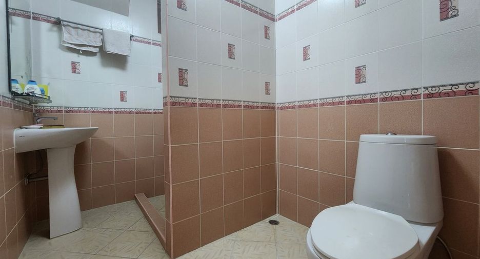 Haus zum Kauf mit 5 Zimmer in Bang Lamung, Chonburi