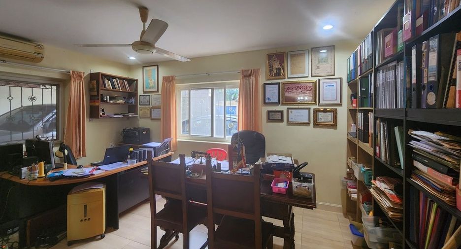 Haus zum Kauf mit 5 Zimmer in Bang Lamung, Chonburi