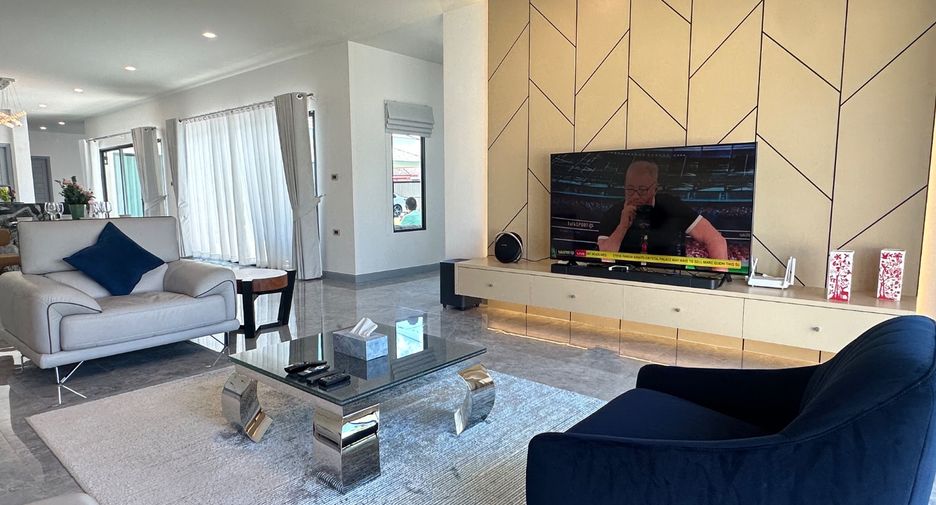Villa zum Kauf mit 4 Zimmer in Bang Lamung, Chonburi