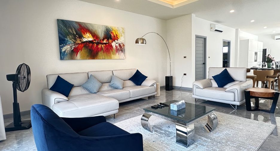 Villa zum Kauf mit 4 Zimmer in Bang Lamung, Chonburi