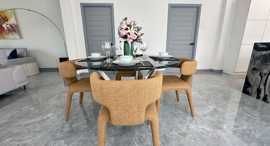 Villa zum Kauf mit 4 Zimmer in Bang Lamung, Chonburi