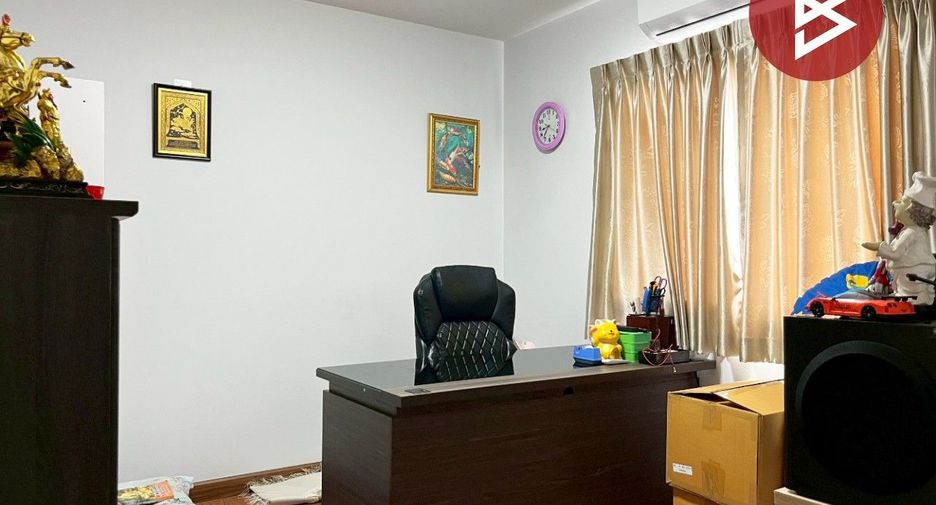 For sale 4 ベッドルーム townhouse in Bang Khae, Bangkok